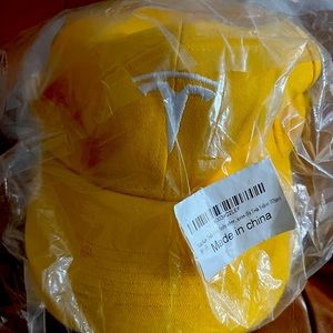 Autosale Tesla hat embroidered with Tesla logo